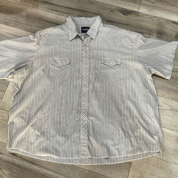 Wrangler Other - Wrangler western shirt‎ snap button size 4x short sleeve